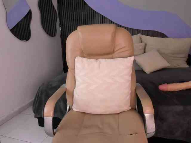 Nicolle-mariee Nicolle-mariee