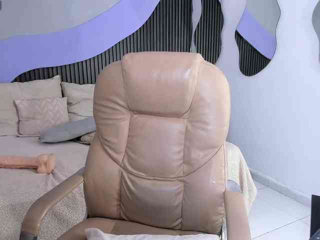 Nicolle-mariee Nicolle-mariee