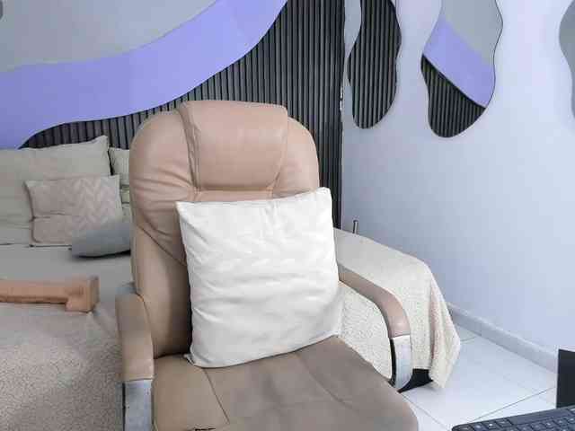 Nicolle-mariee Nicolle-mariee