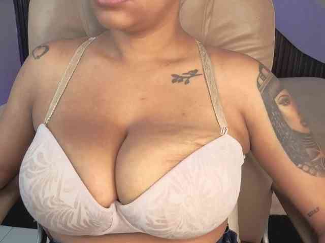 Nicolle-mariee Nicolle-mariee