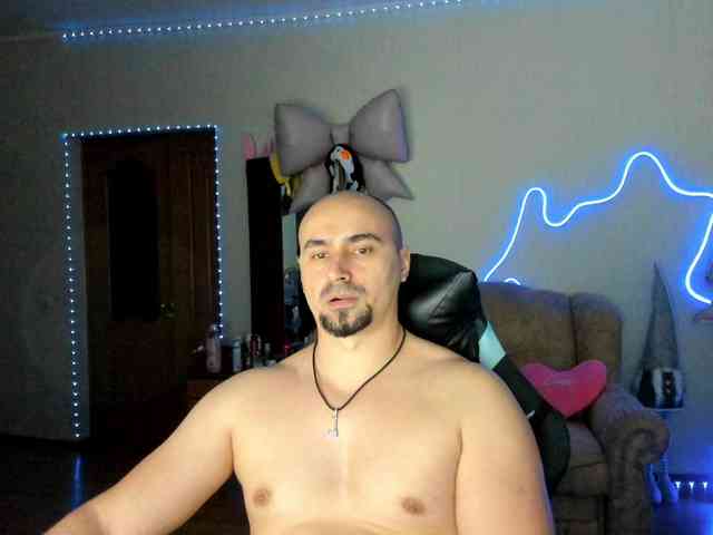 -Ziesh- Live Webcam on BongaCams