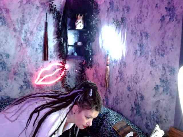 EnchantedLily webcam