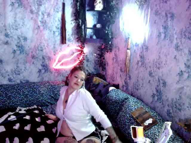 EnchantedLily webcam