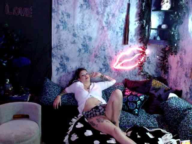 EnchantedLily webcam