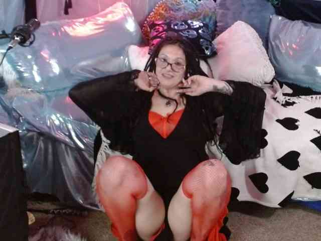 EnchantedLily webcam