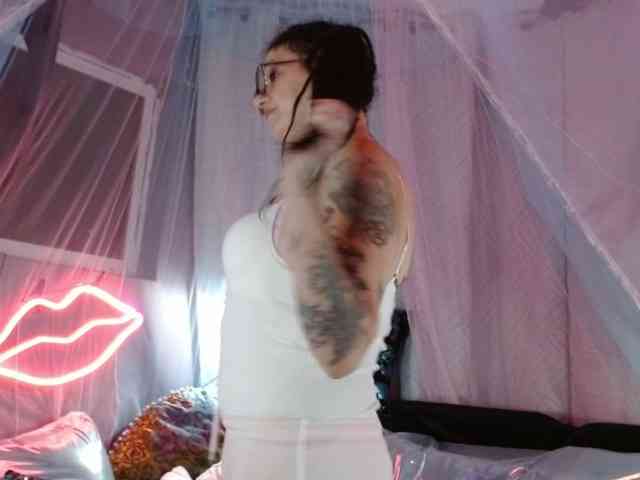 EnchantedLily webcam