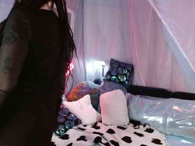 EnchantedLily webcam