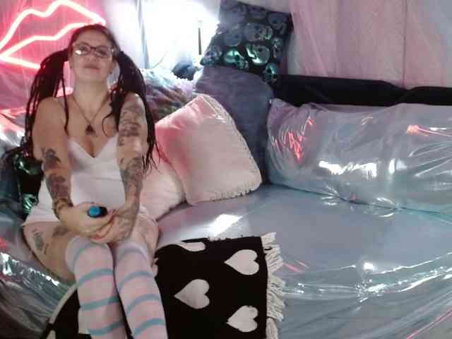 EnchantedLily webcam