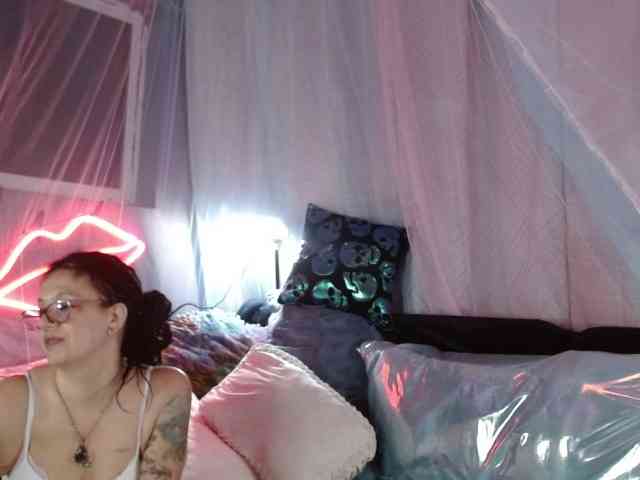 EnchantedLily webcam