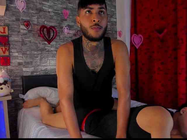 Hotter-boys Live Webcam on BongaCams