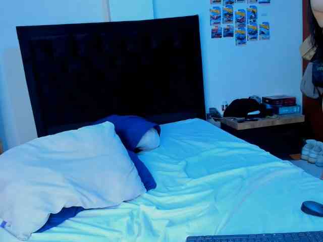 LiliandAdam webcam