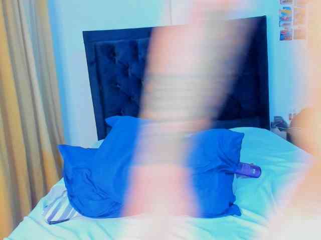 LiliandAdam webcam
