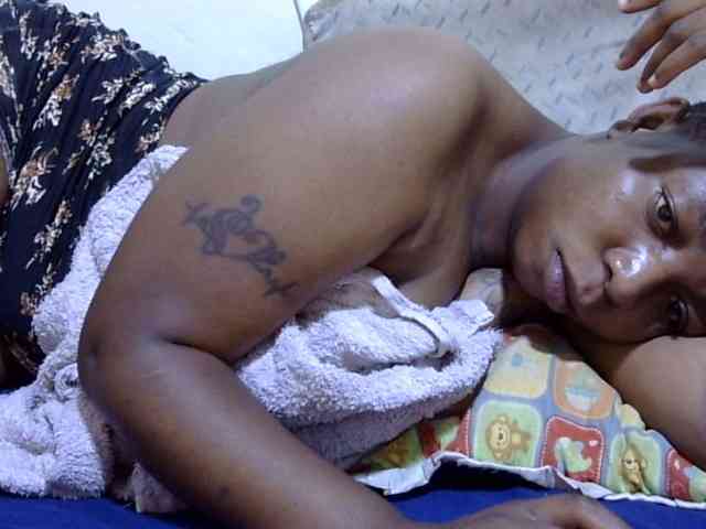 Cute-adiyaa webcam