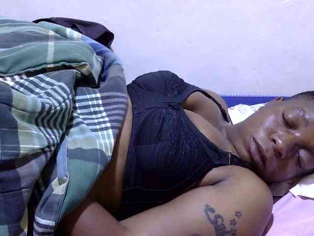 Cute-adiyaa webcam