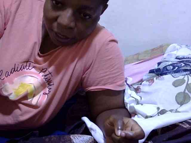 Cute-adiyaa webcam