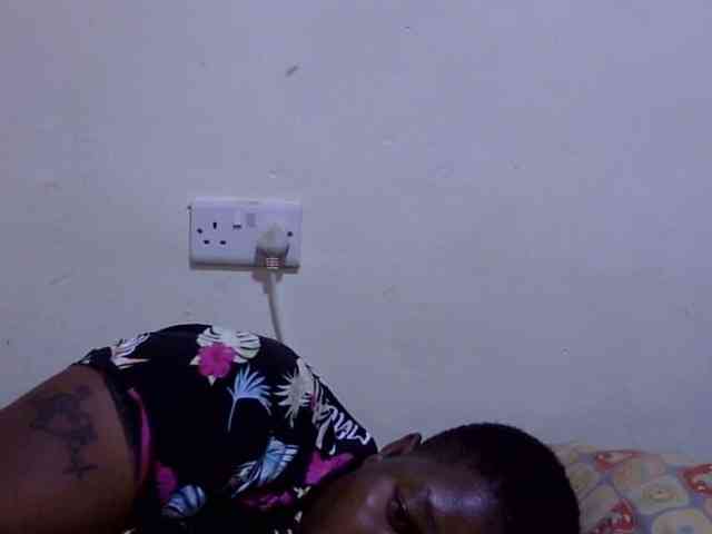 Cute-adiyaa webcam