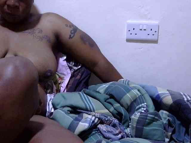 Cute-adiyaa webcam