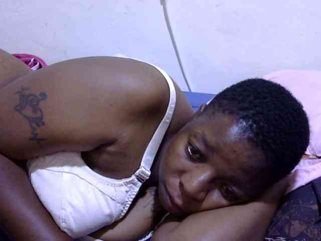 Cute-adiyaa webcam