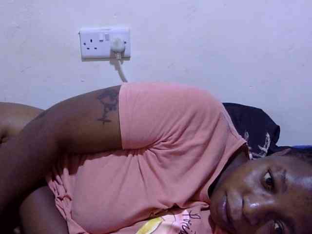 Cute-adiyaa webcam