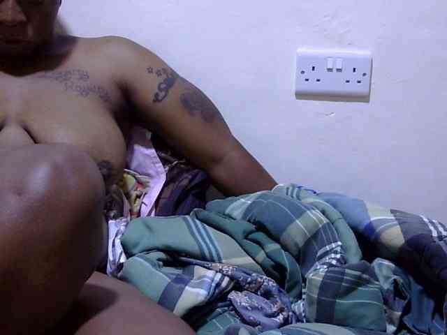 Cute-adiyaa webcam