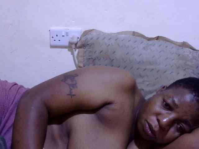 Cute-adiyaa webcam