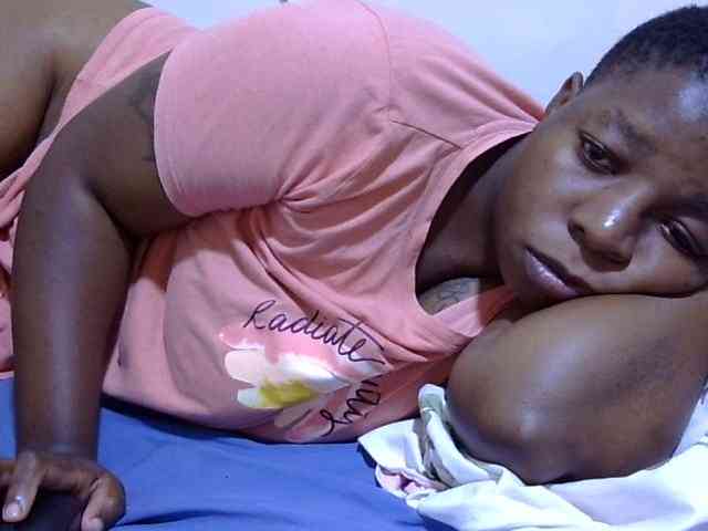 Cute-adiyaa webcam