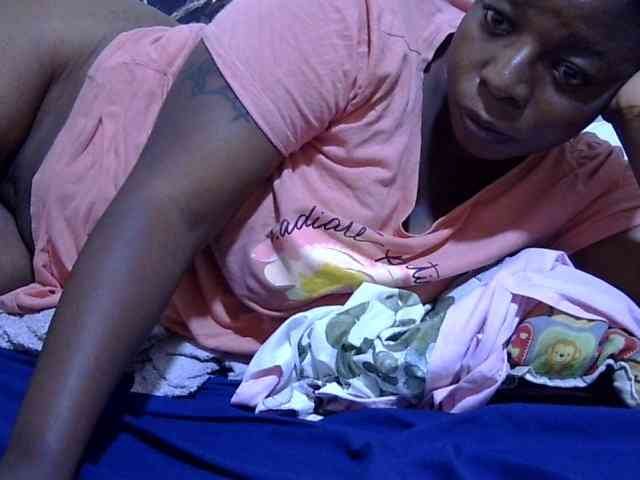 Cute-adiyaa webcam