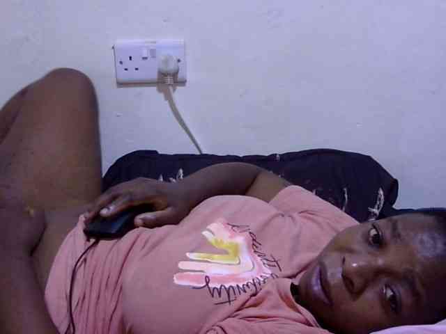 Cute-adiyaa webcam