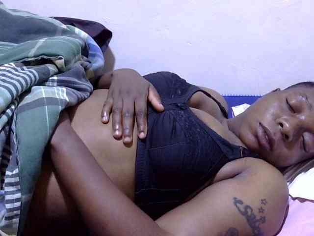 Cute-adiyaa webcam
