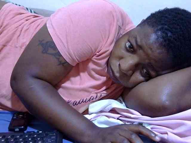 Cute-adiyaa webcam