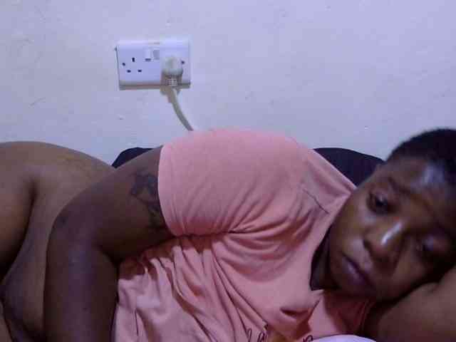 Cute-adiyaa webcam