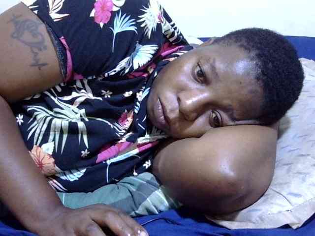 Cute-adiyaa webcam