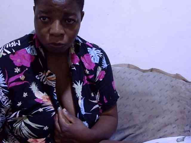 Cute-adiyaa webcam