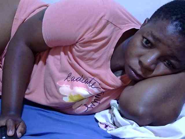 Cute-adiyaa webcam