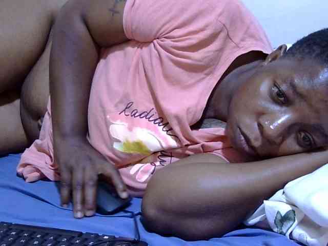 Cute-adiyaa webcam