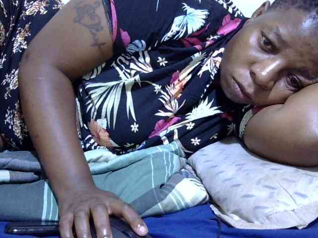 Cute-adiyaa webcam