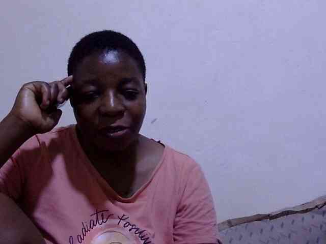 Cute-adiyaa webcam