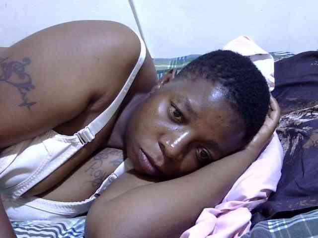 Cute-adiyaa webcam