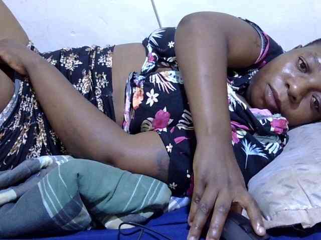 Cute-adiyaa webcam