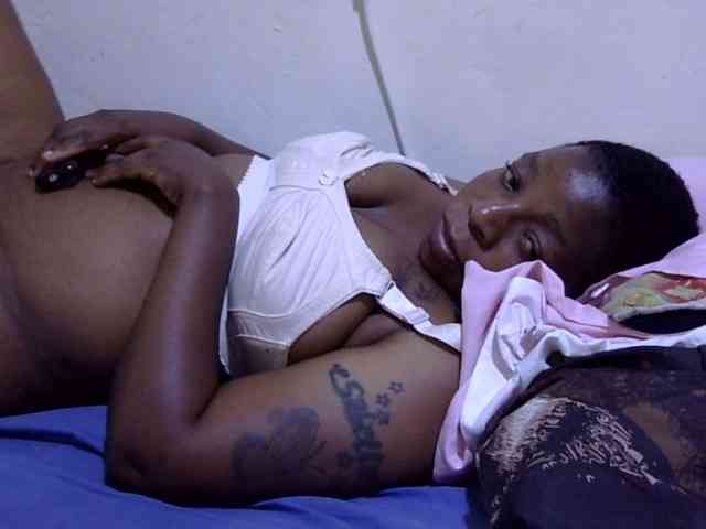 Cute-adiyaa webcam