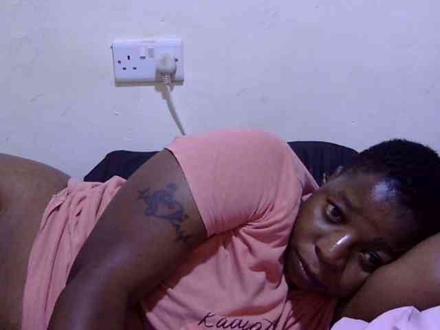 Cute-adiyaa webcam