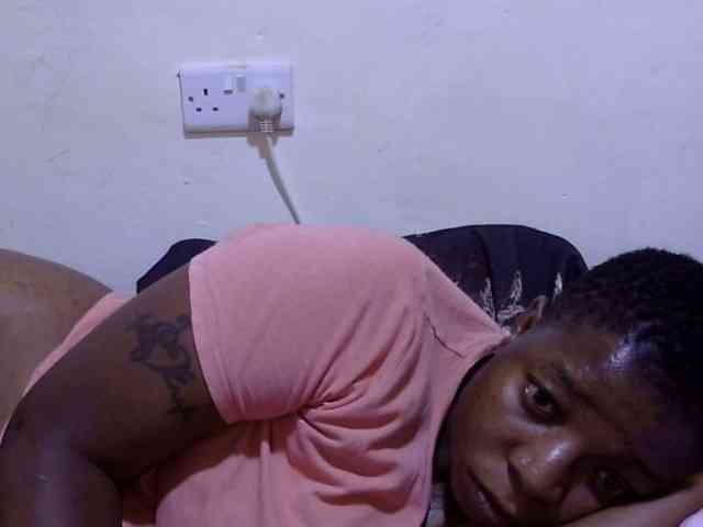 Cute-adiyaa webcam