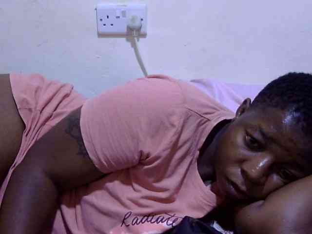 Cute-adiyaa webcam