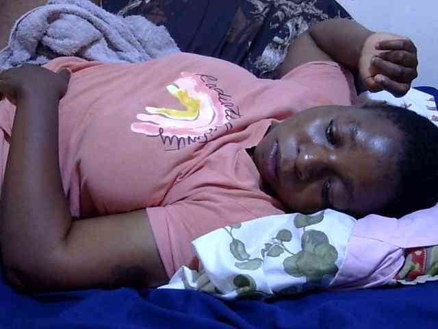 Cute-adiyaa webcam