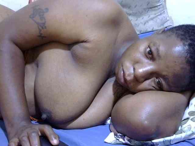 Cute-adiyaa webcam