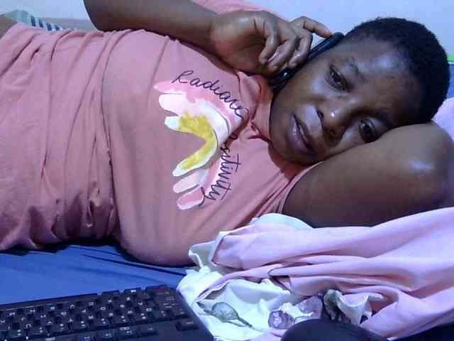 Cute-adiyaa webcam