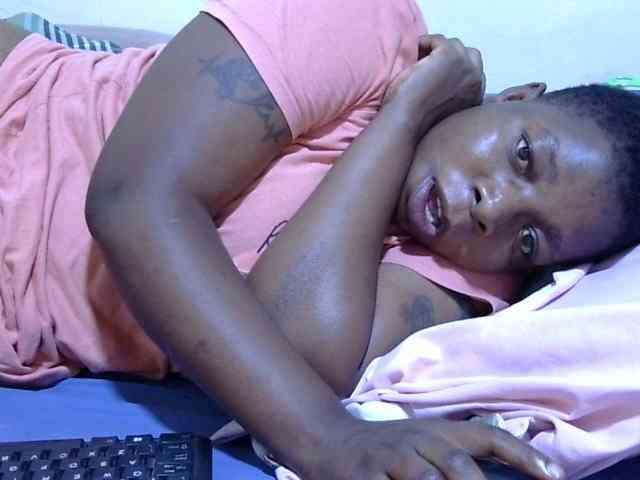 Cute-adiyaa webcam