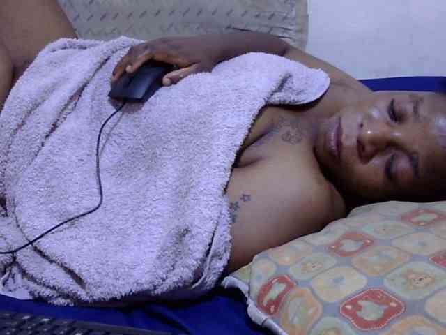 Cute-adiyaa webcam