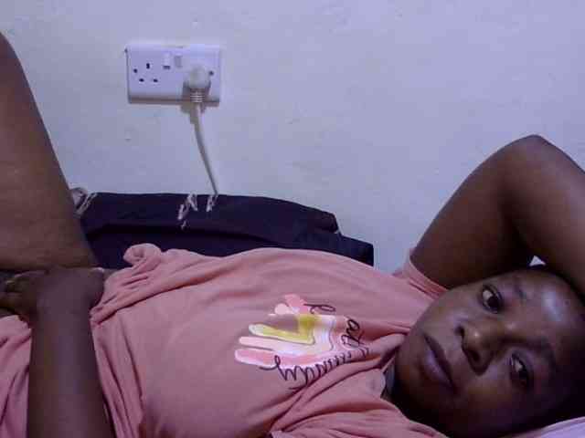 Cute-adiyaa webcam