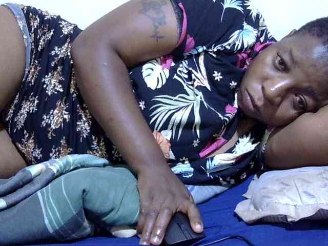 Cute-adiyaa webcam